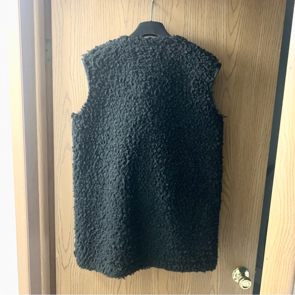 Zara Fuzzy Vest - Picture 5 of 8